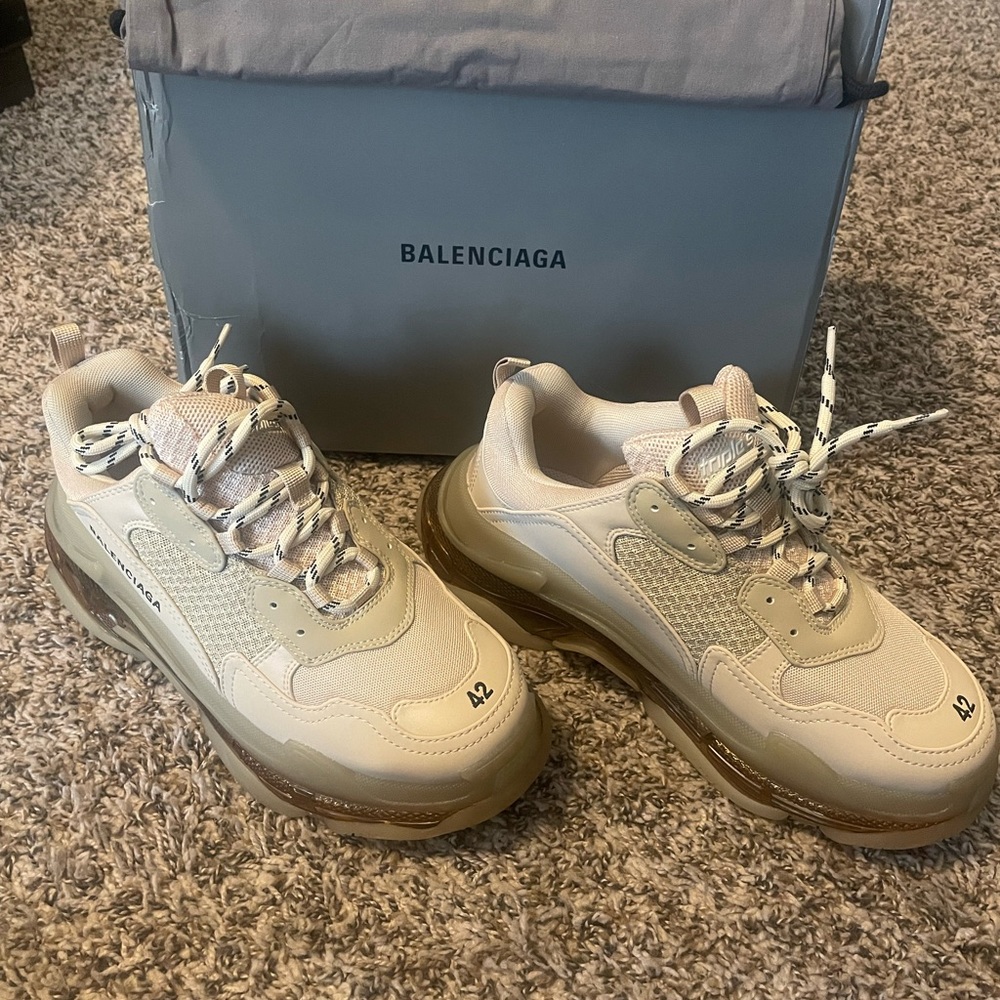 Balenciaga Triple S Clear Sole size 42 Euro. Gender neutral